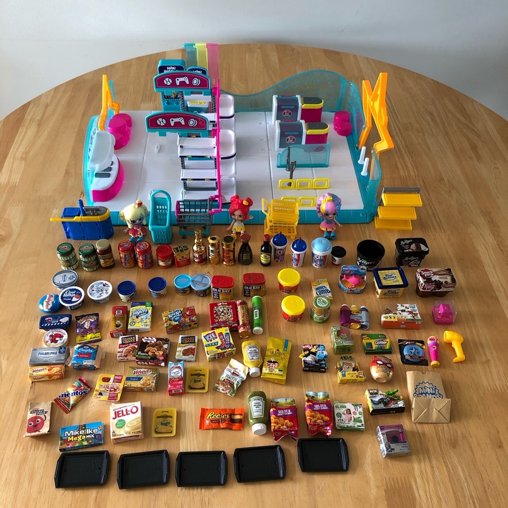 Zuru 5 Surprise Mini Brands Toy Shop Playset & Miniature Figures Collector’s Lot